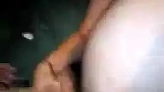 يتم حفر صديقة الشرقية بشدة وترغب في الحصول على شاعر المليون في ثدييها