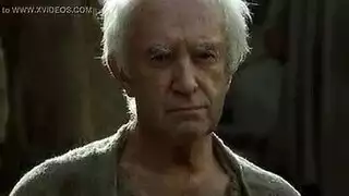 تحب لينا اللعب مع كس مبلل وأثداء ضخمة ناضجة ، لأنها تعرف ما تفعله